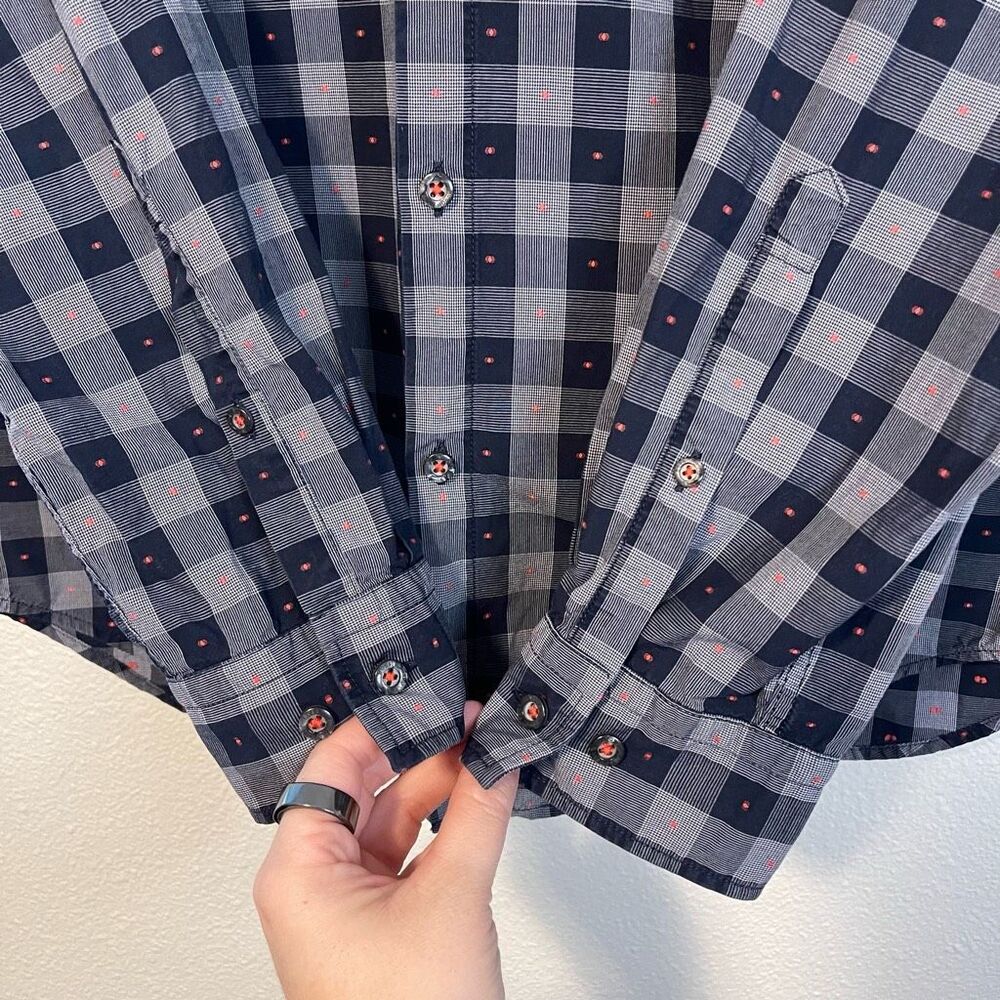 Hugo Boss Plaid Button Down Slim Fit Shirt Size Large - Picture 3 of 10